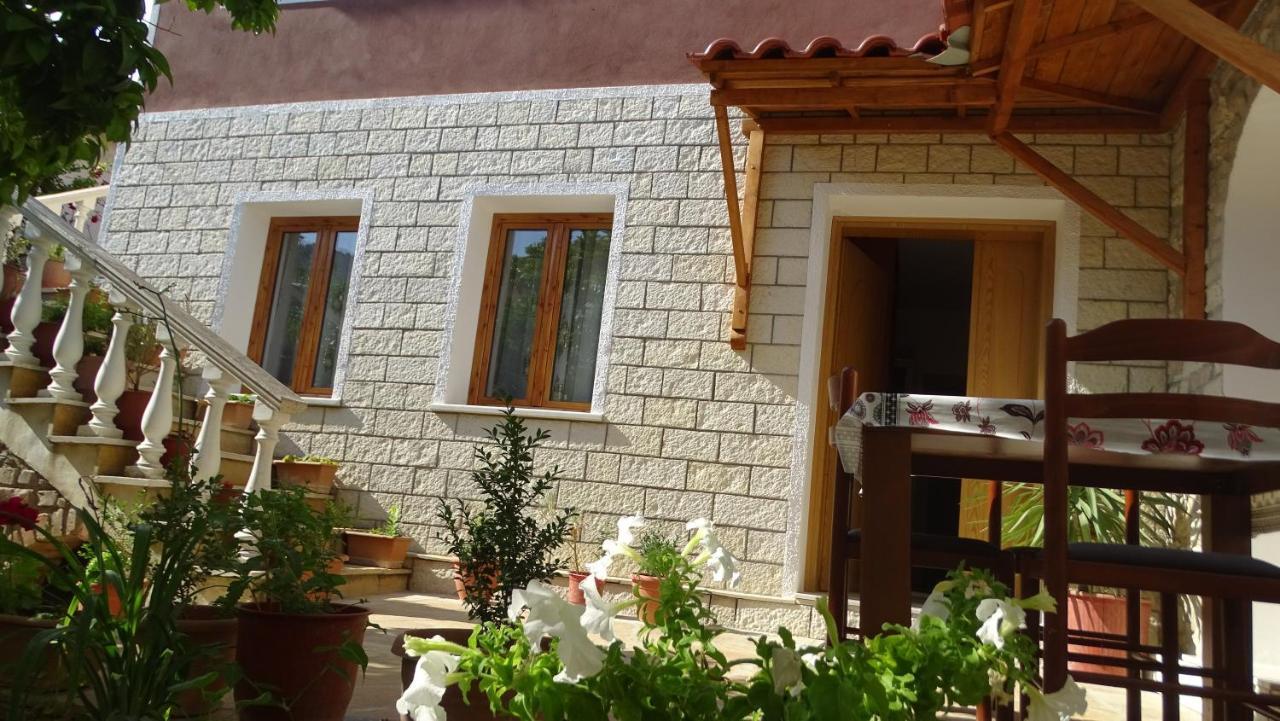 Guesthouse Hlias Gloria Берат Экстерьер фото