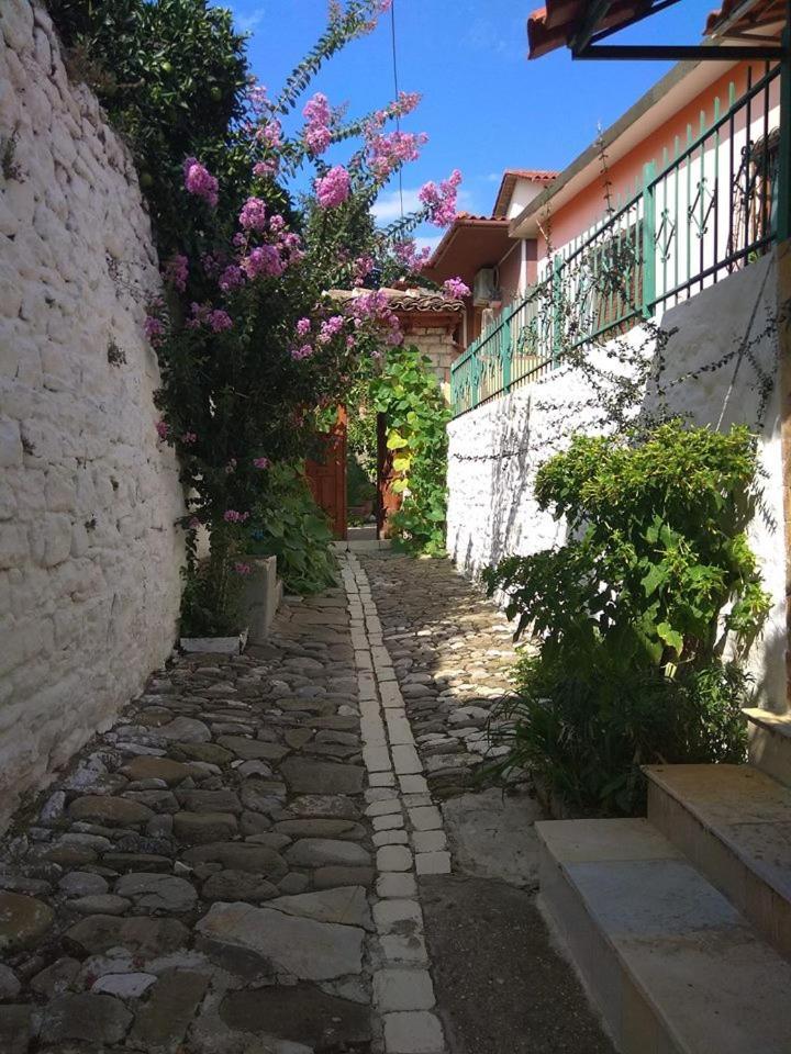 Guesthouse Hlias Gloria Берат Экстерьер фото